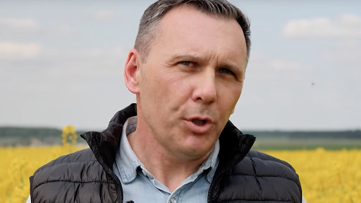 zobacz wideo jak zwalczać szkodniki rzepaku w okresie kwitnienia?